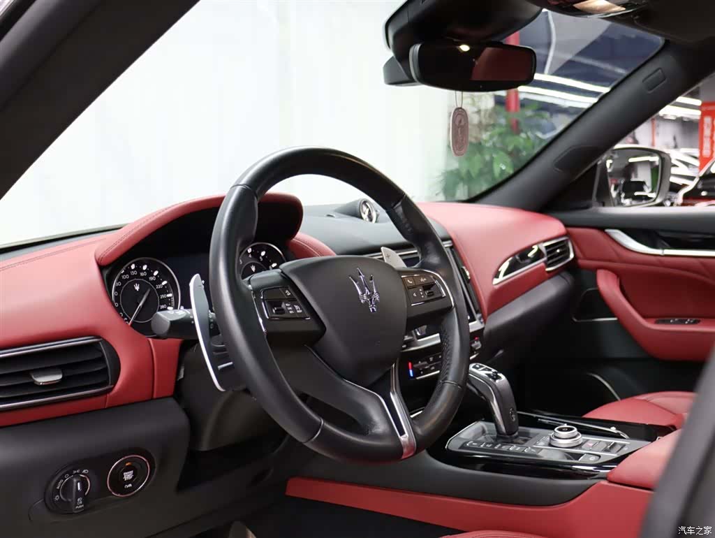 Maserati Levante, 2024 7