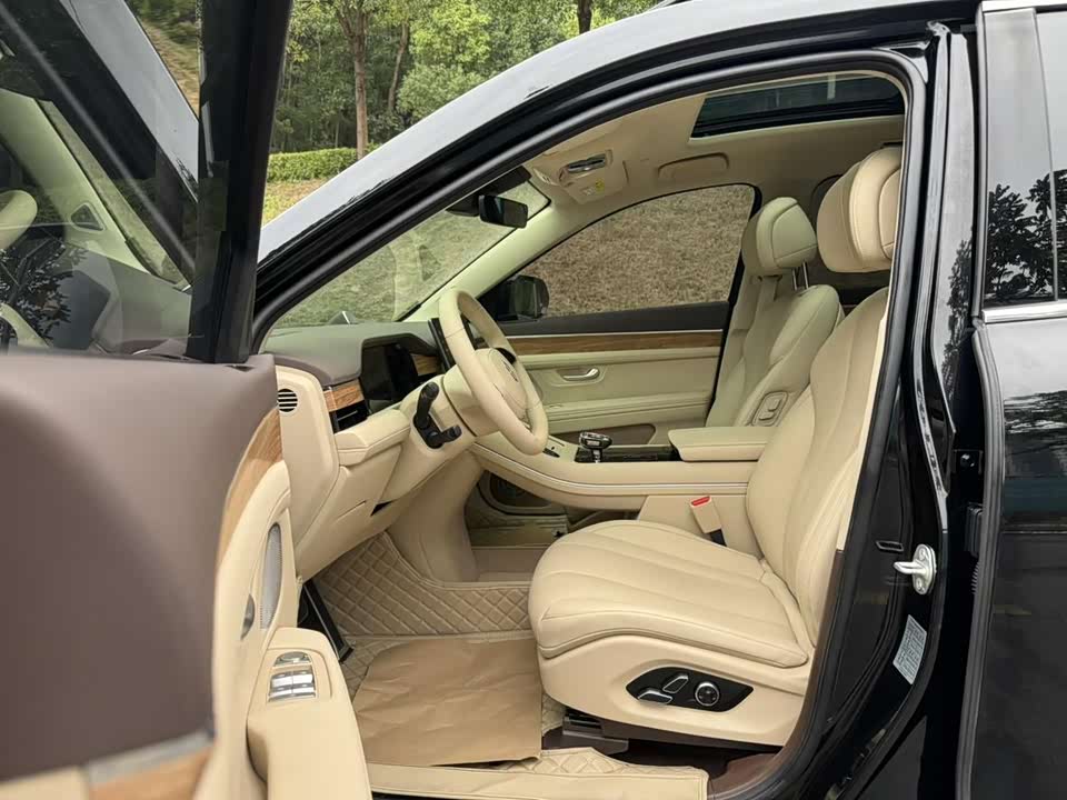 AITO Ask the world M7