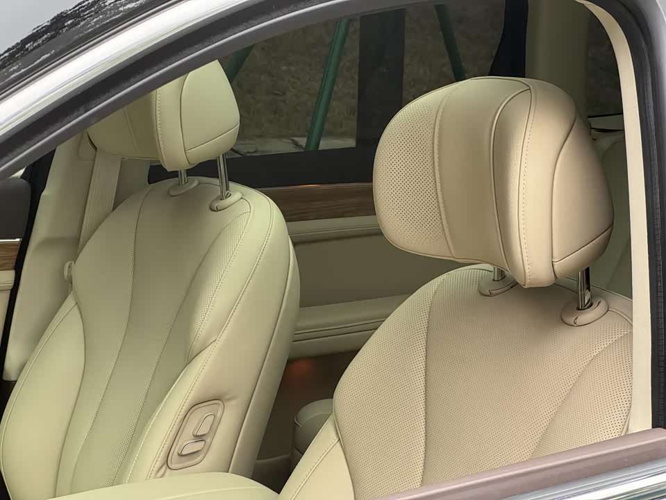 AITO Ask the world M7