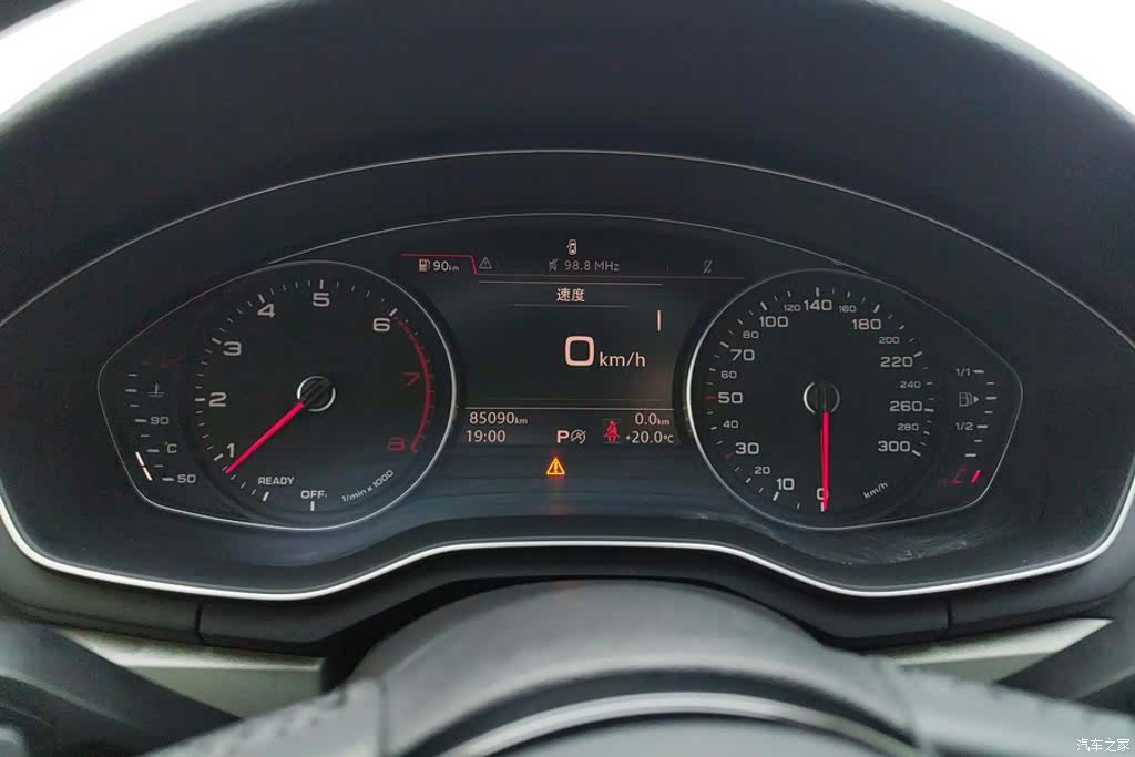 Audi A4L, 2018 14