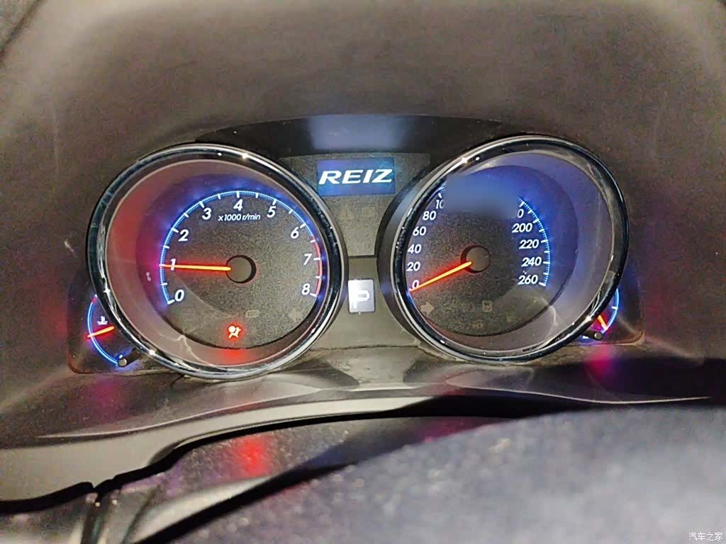Toyota 2.5V, 2015 4