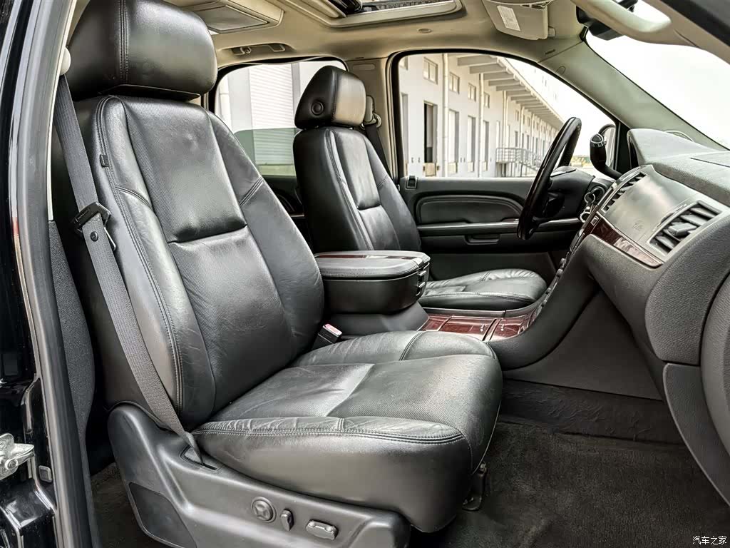 Cadillac Escalade, 2009 12