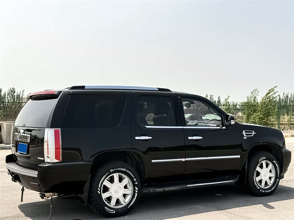 Cadillac Escalade, 2009 8