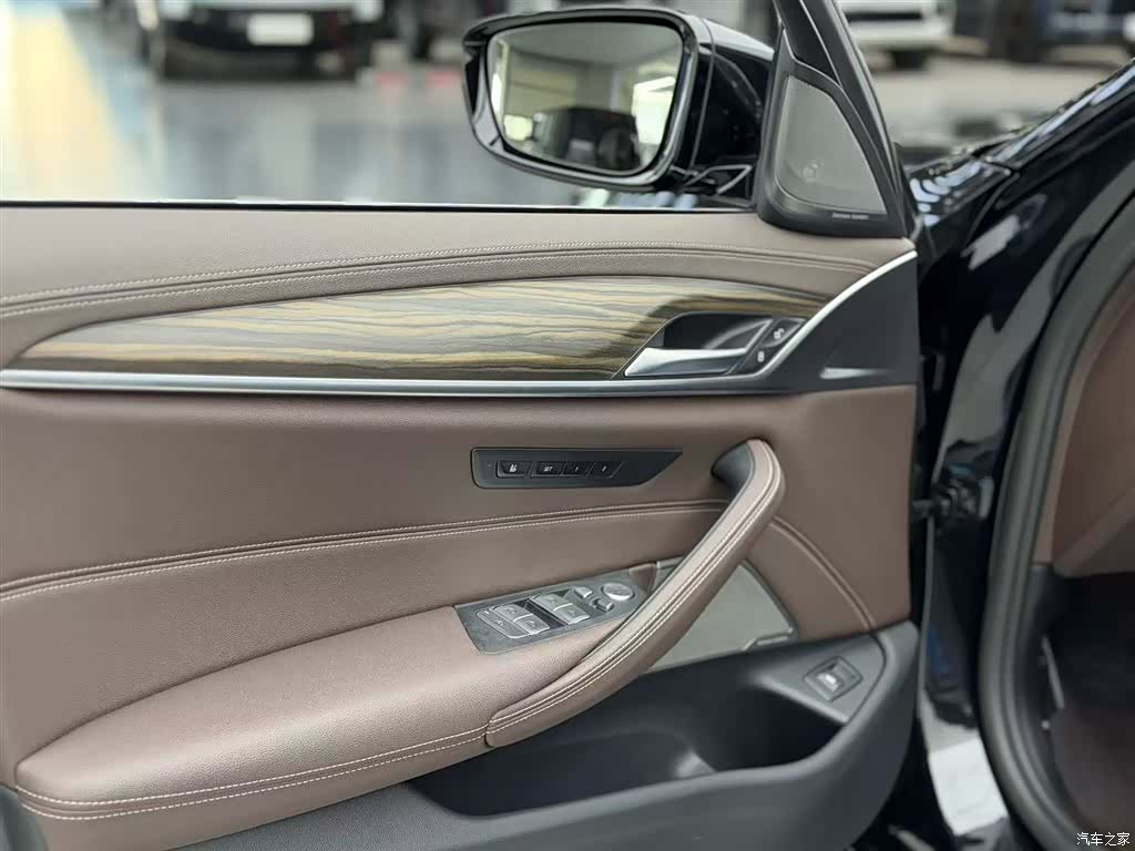 BMW 5 Series, 2023 18