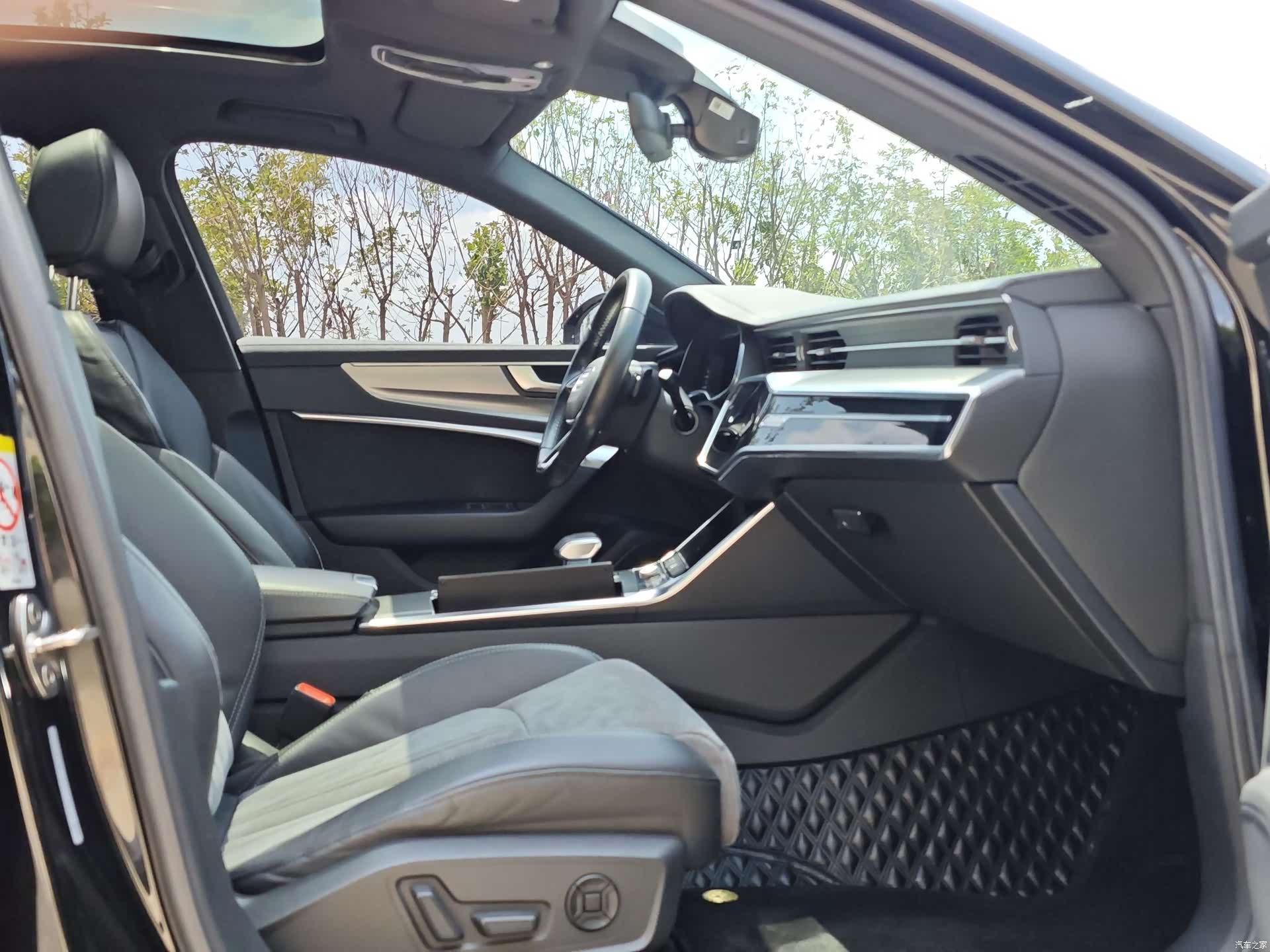 Audi A6L, 2019 11