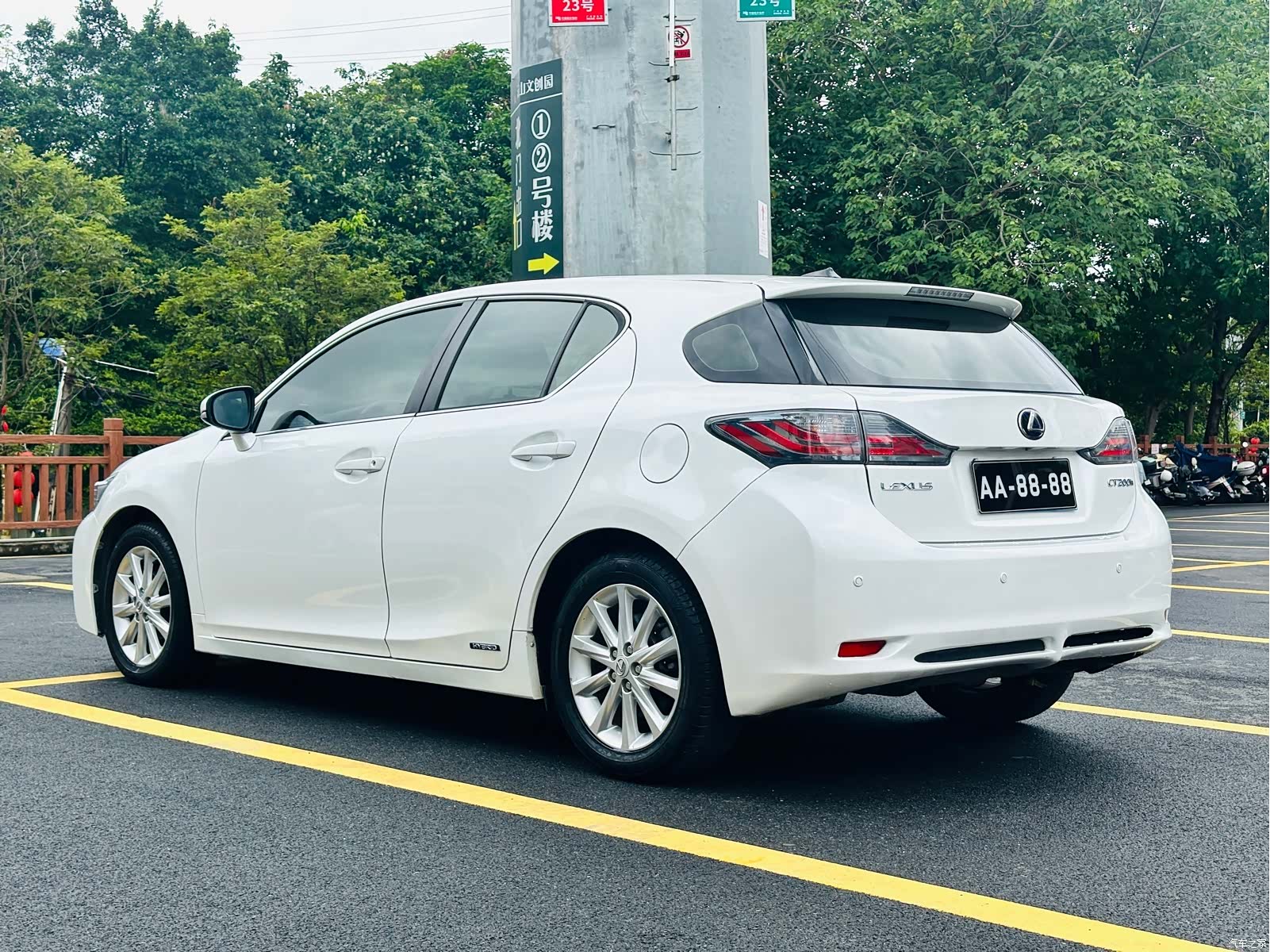 Lexus CT, 2013 10