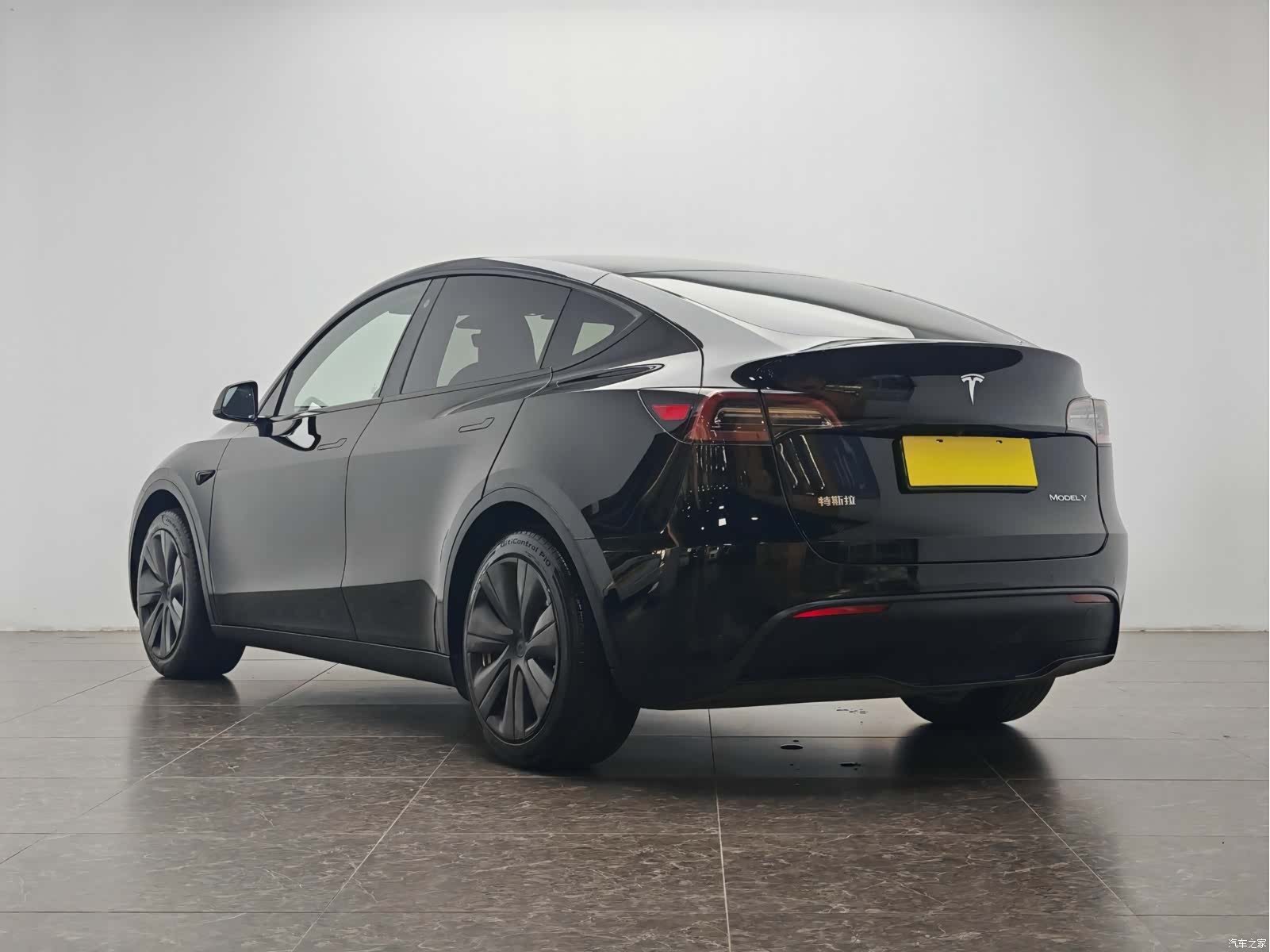 Tesla Model Y, 2023 4