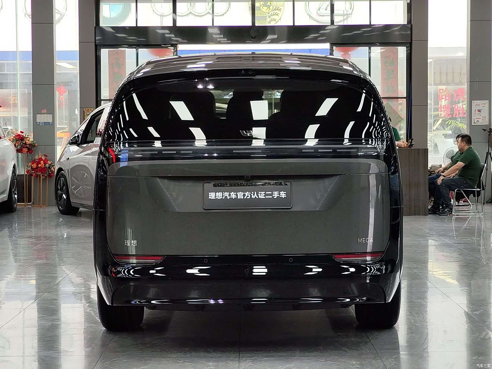 Li Auto MEGA, 2025 15