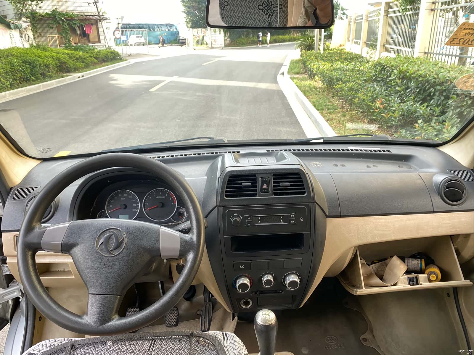 DongFeng C37, 2016 8