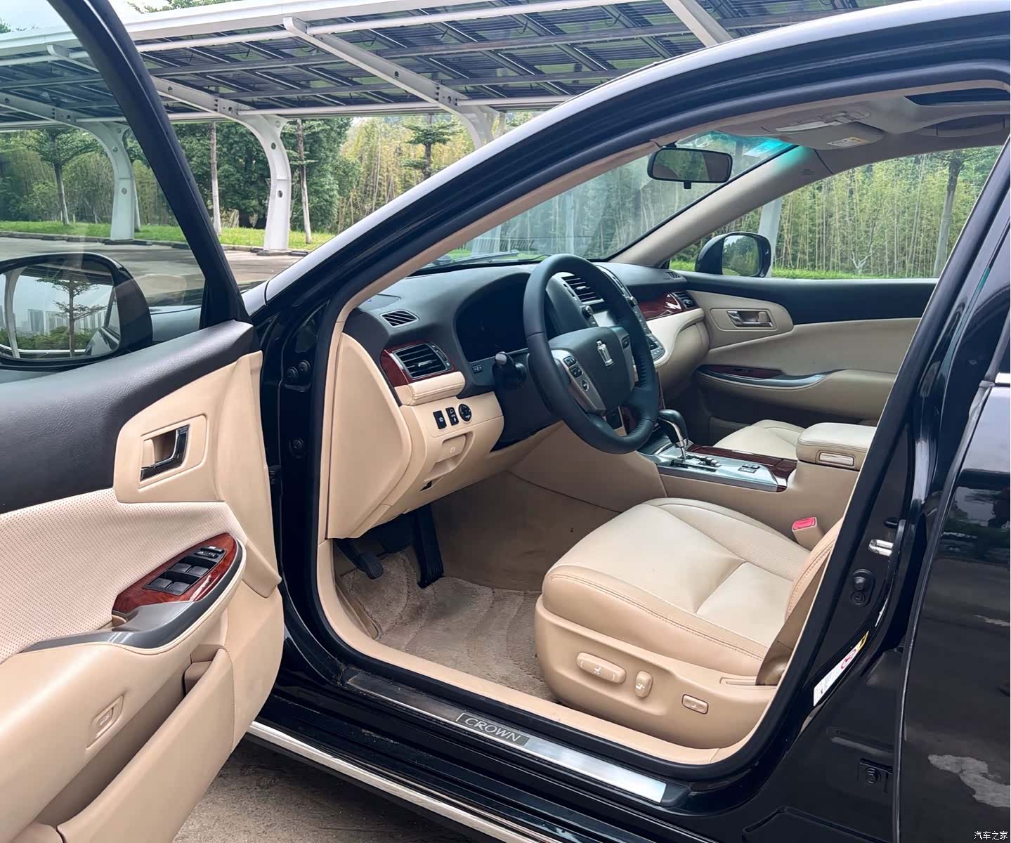 Toyota Crown, 2013 9
