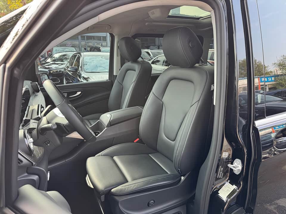 Mercedes-Benz V-class