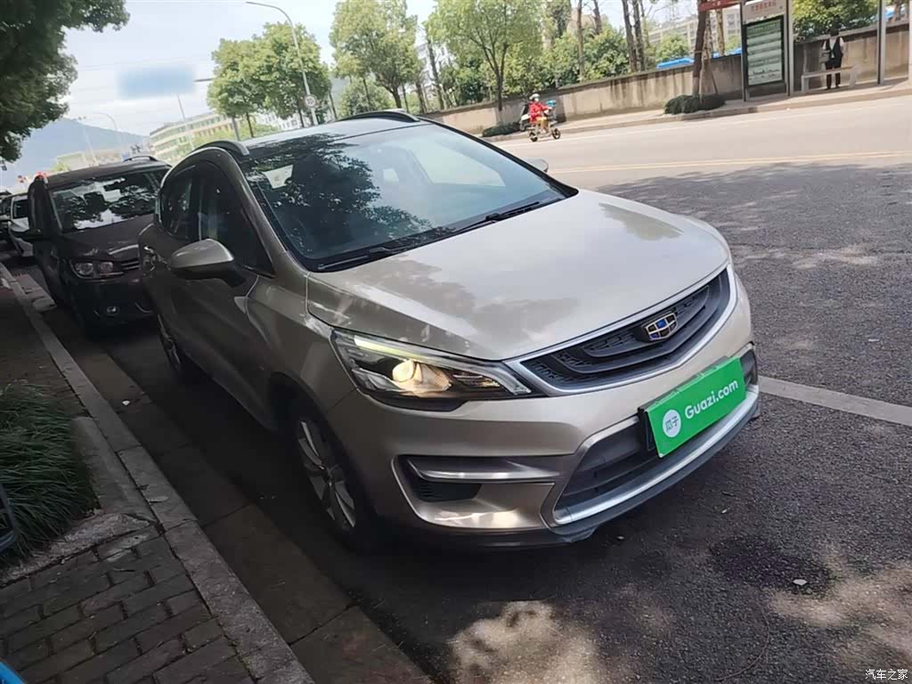 Geely Emgrand, 2017 4