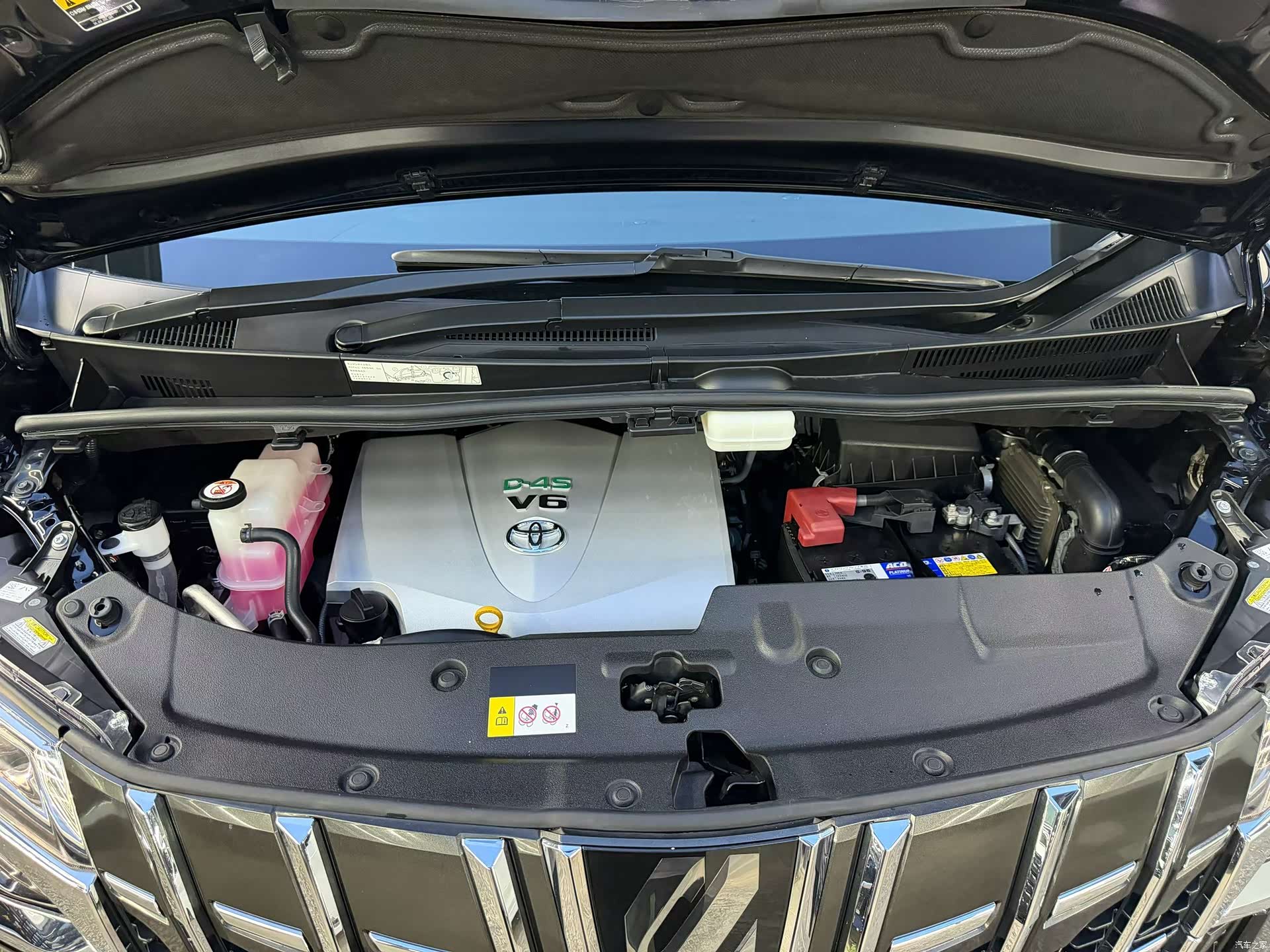 Toyota Alphard, 2023 9