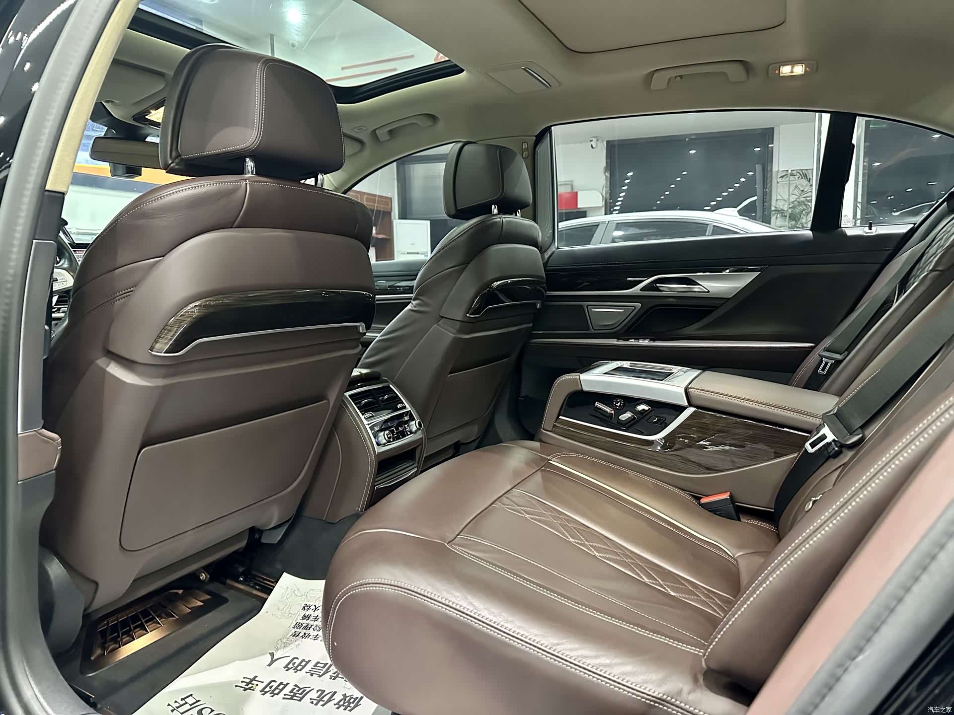 BMW 7 Series, 2021 все фото