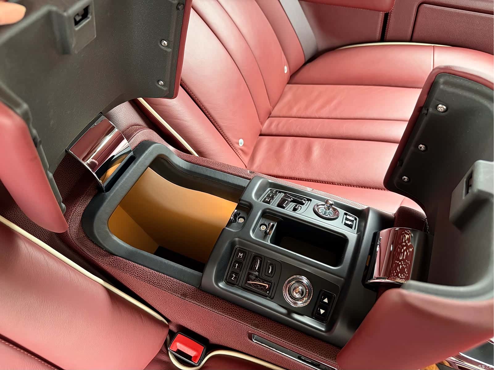 Rolls-Royce Phantom, 2015 17
