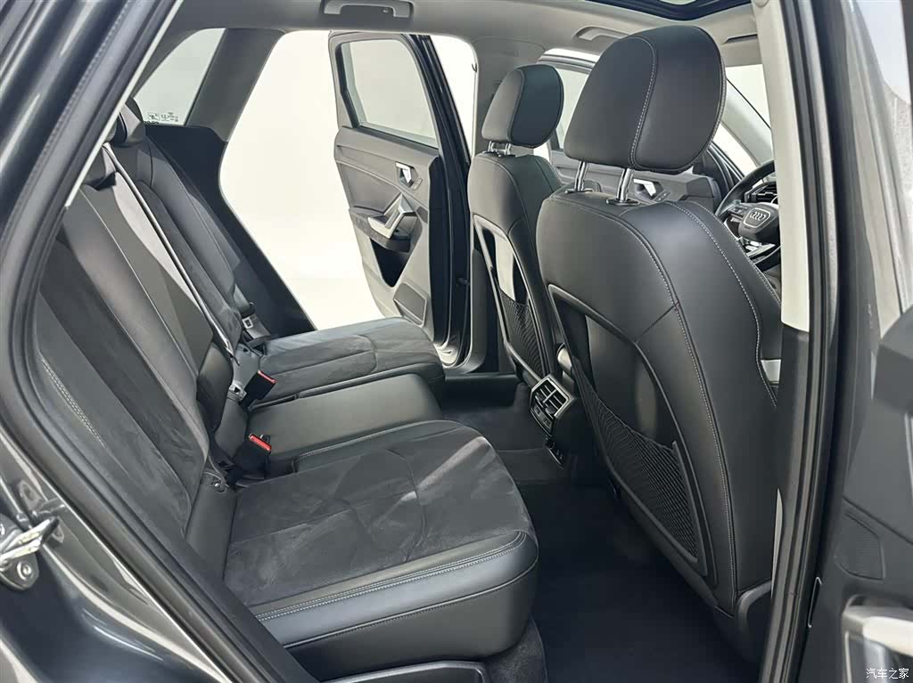 Audi Q3, 2022 10
