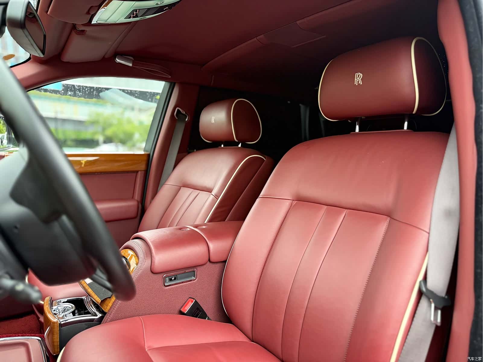 Rolls-Royce Phantom, 2015 12
