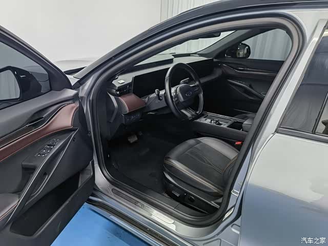 Ford Mondeo, 2022 12