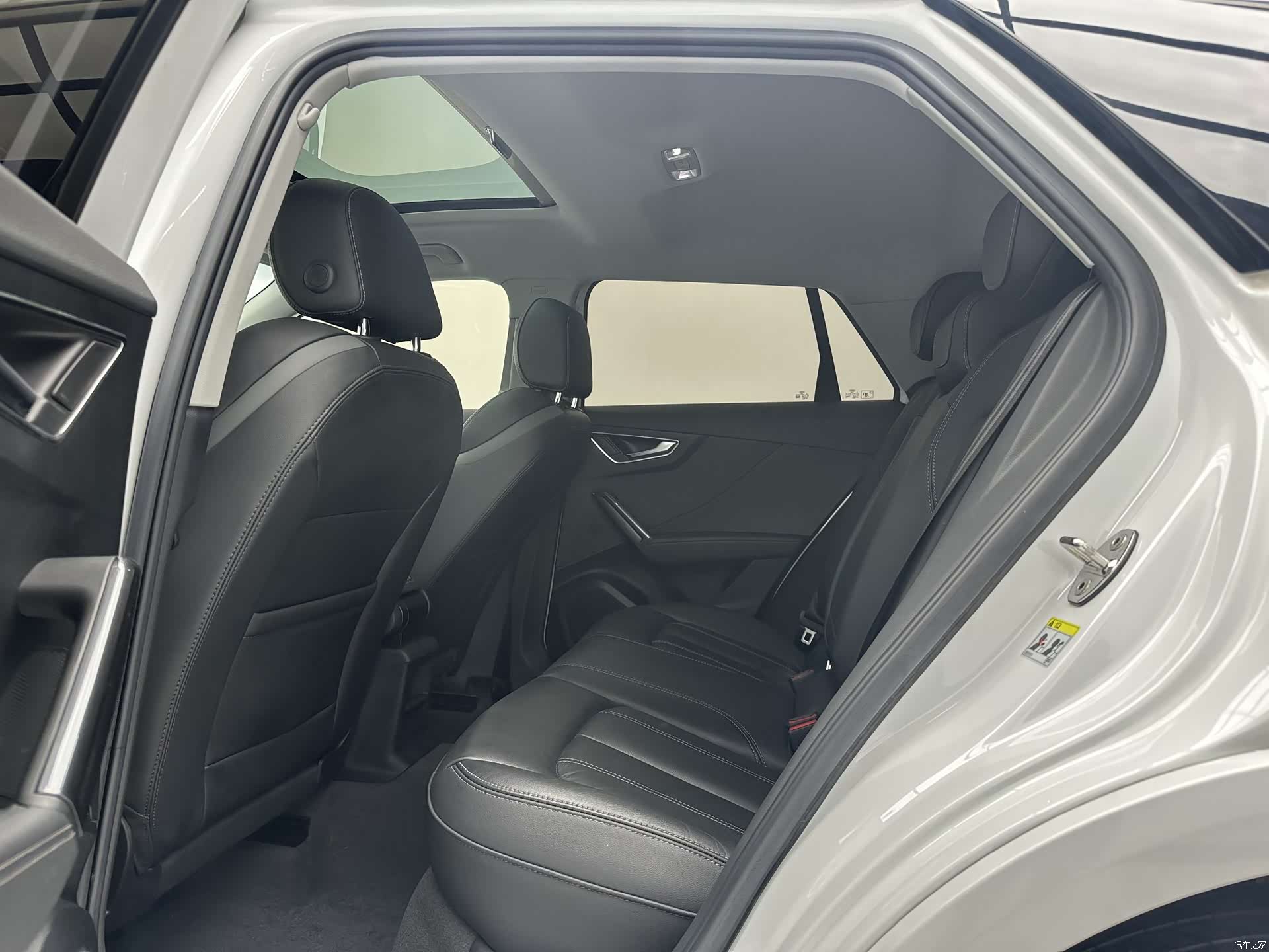 Audi Q2L, 2023 6