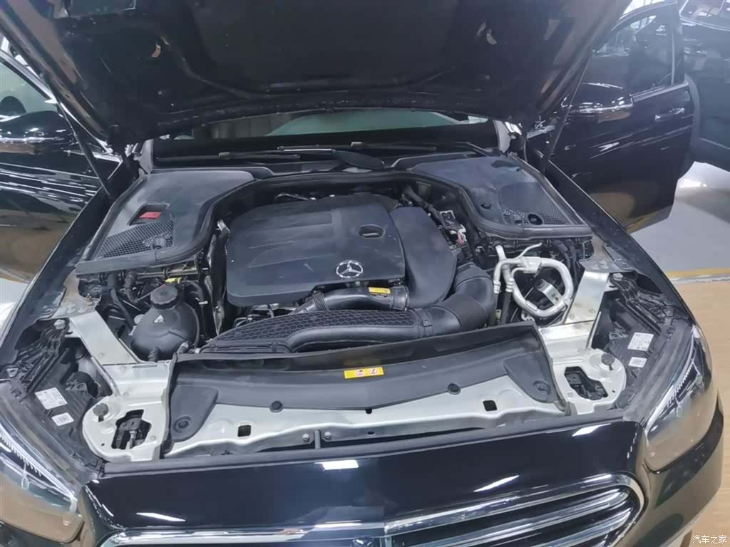 Mercedes-Benz E-Class, 2023 20