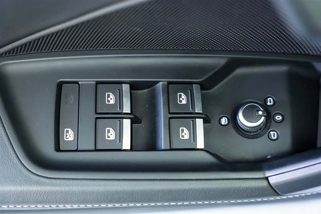 Audi Flying Spur, 2025 16
