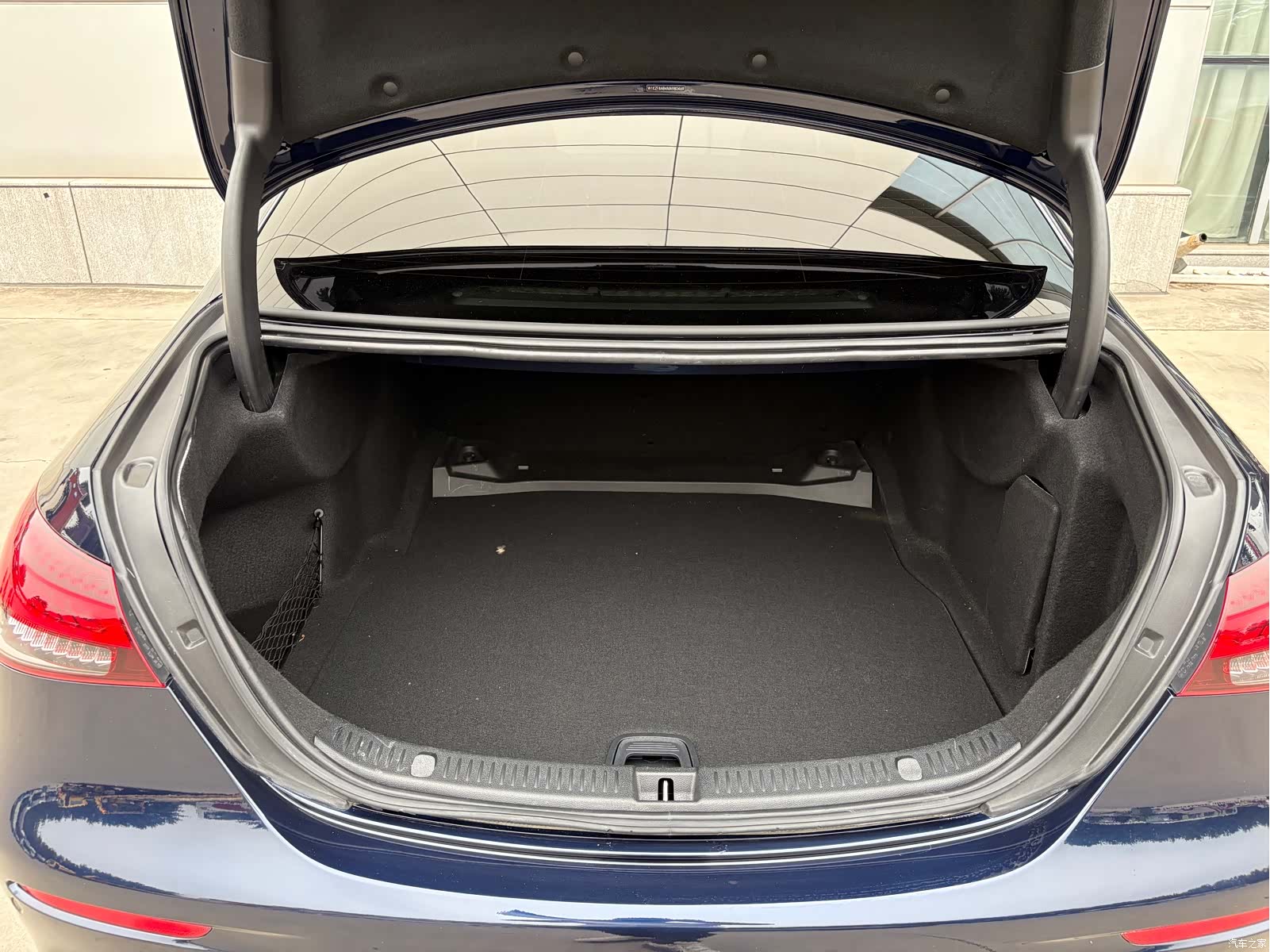 Mercedes-Benz E-Class, 2022 15