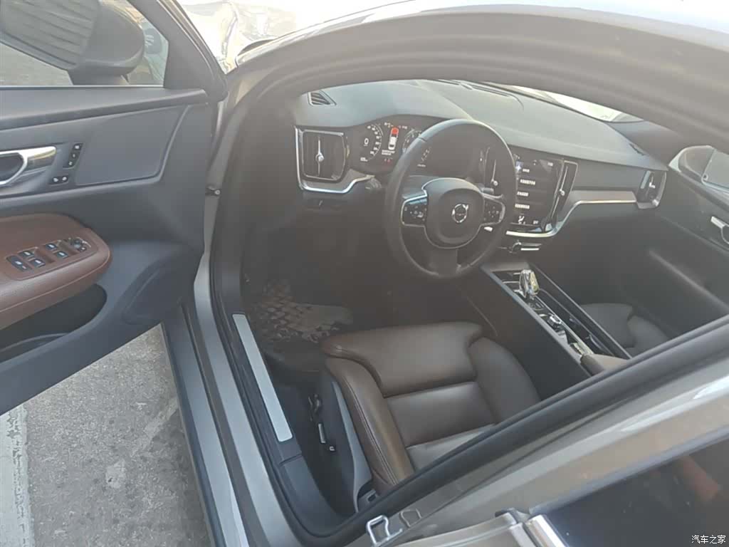 Volvo S60, 2022 16