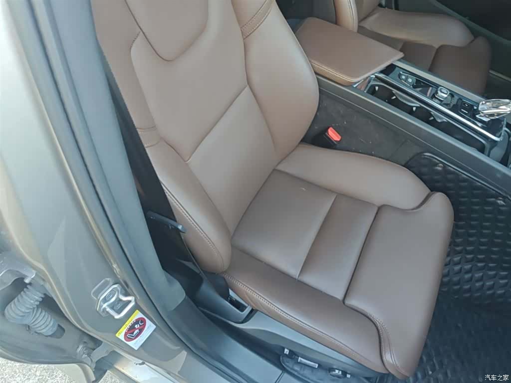 Volvo S60, 2022 25
