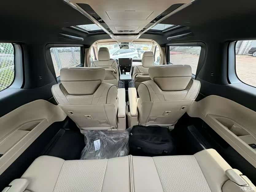 Toyota Alphard, 1900 10