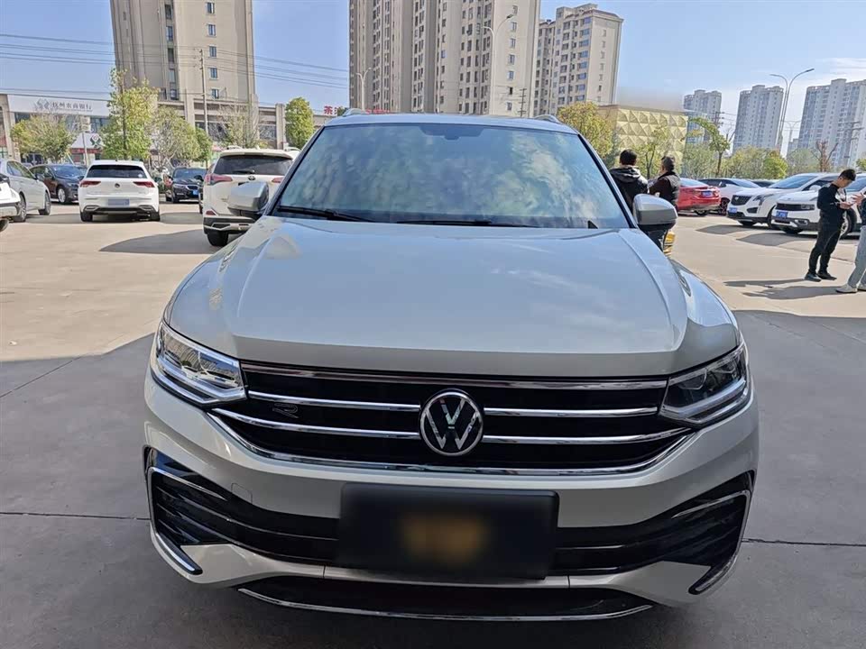 Volkswagen Tiguan L