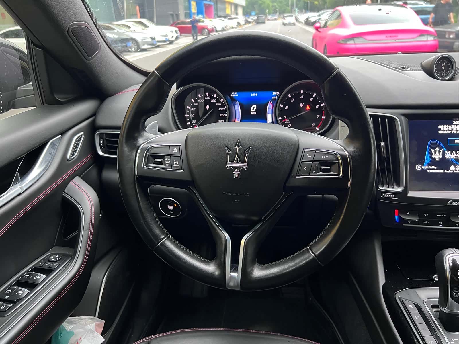 Maserati Levante, 2017 8
