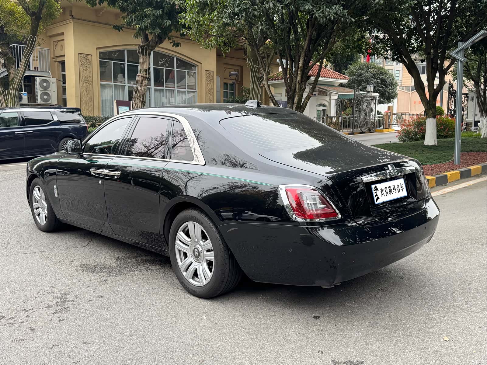 Rolls-Royce Ghost, 2022 3