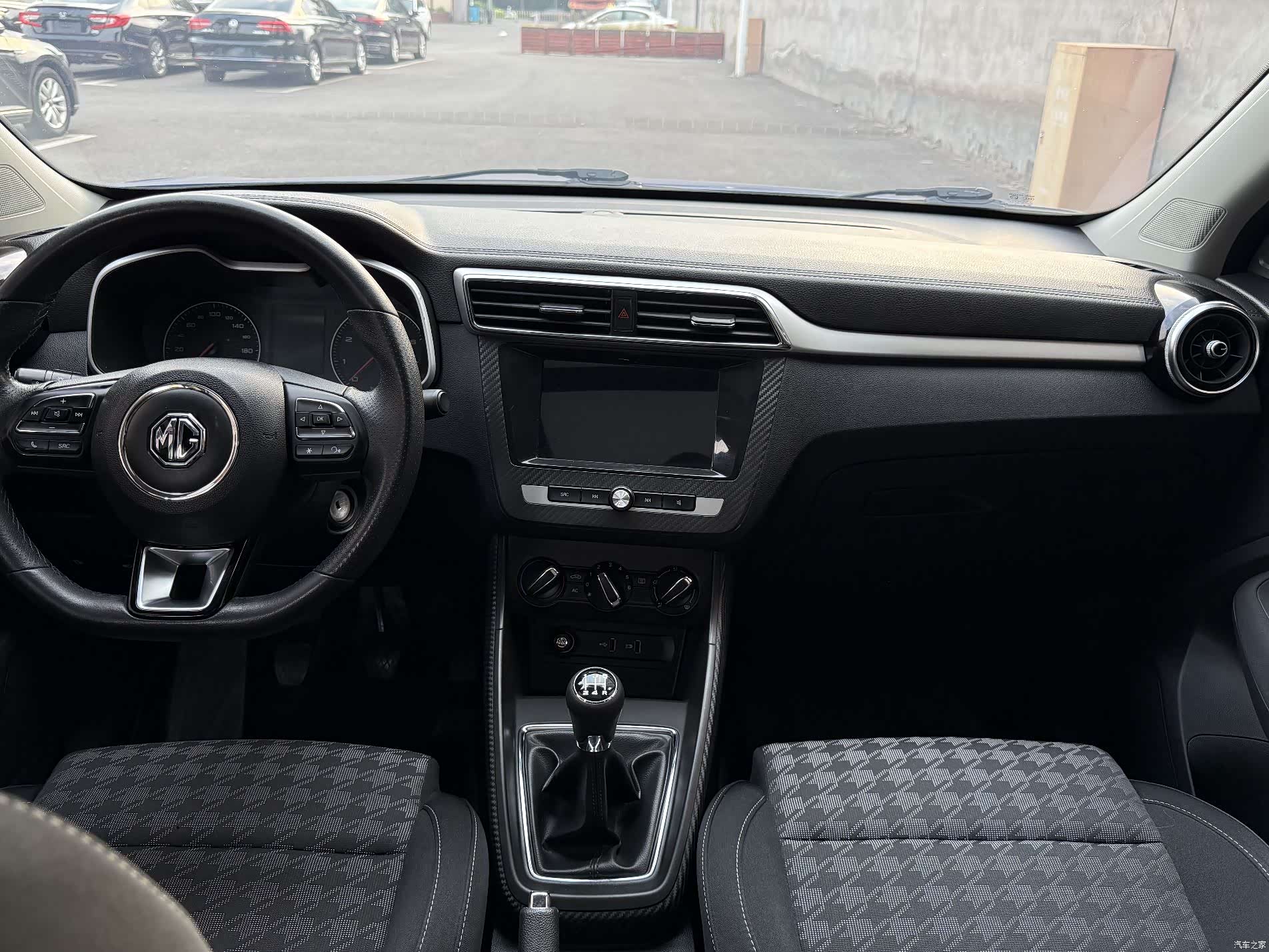 MG ZS, 2019 15