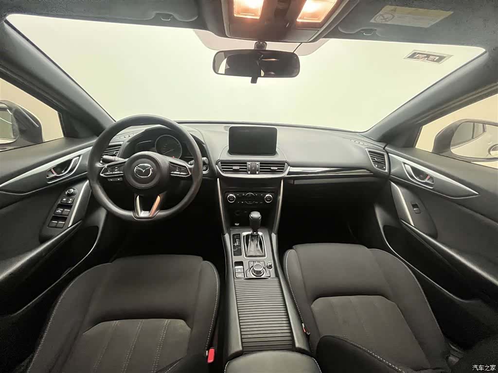 Mazda CX-4, 2019 10