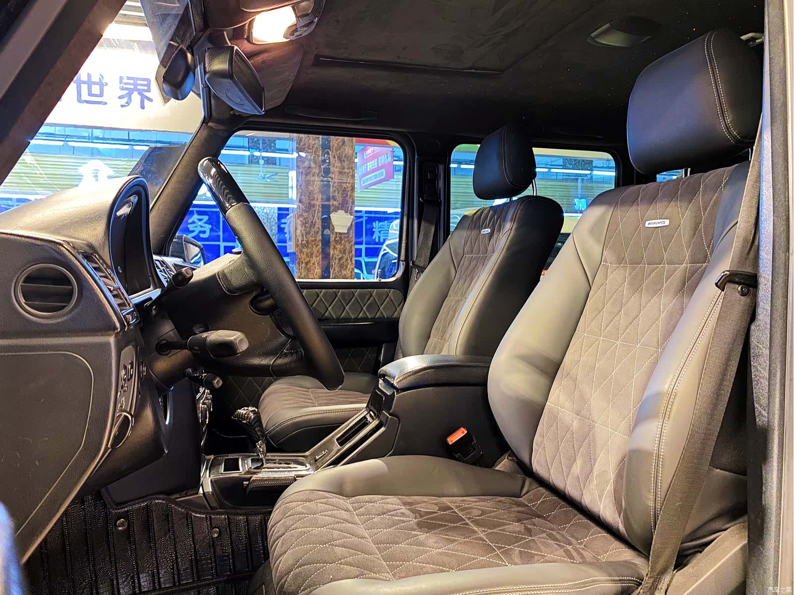 Mercedes-Benz G-Class, 2011 23