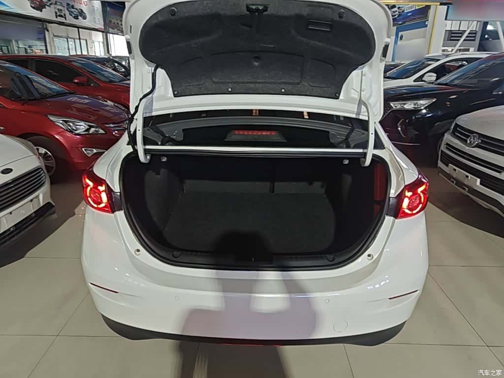 Mazda Mazda3, 2017 19