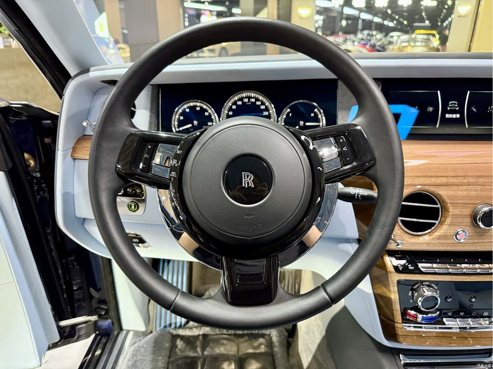 Rolls-Royce Phantom, 2020 10