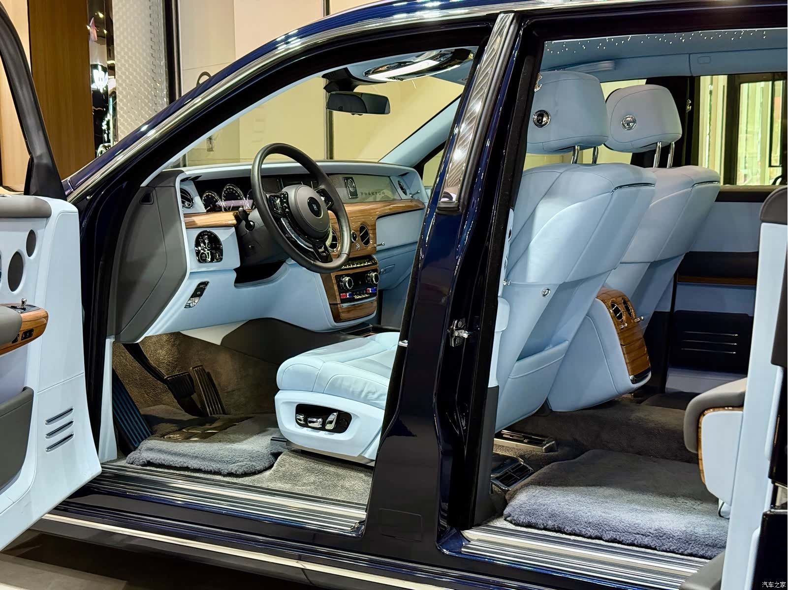 Rolls-Royce Phantom, 2020 7