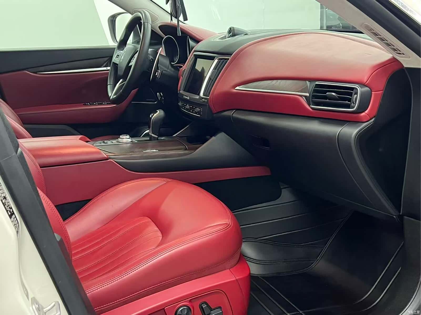 Maserati Levante, 2016 21