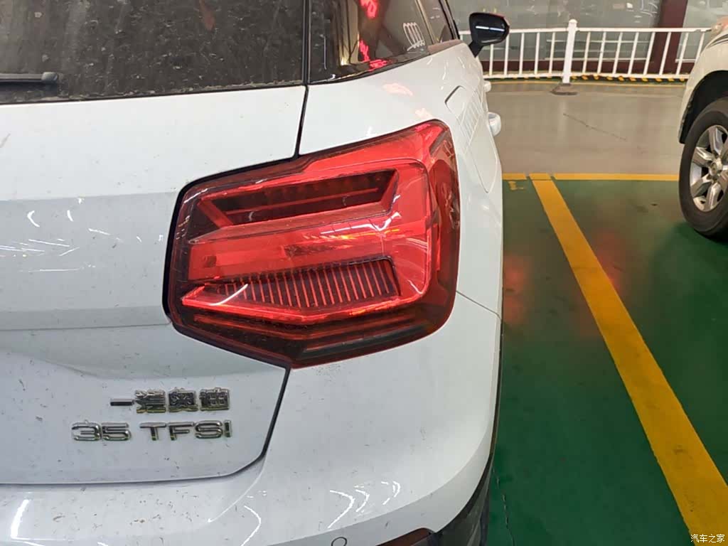 Audi Q2L, 2021 8