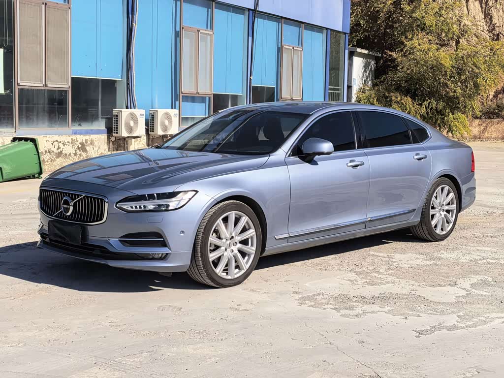 Volvo S90