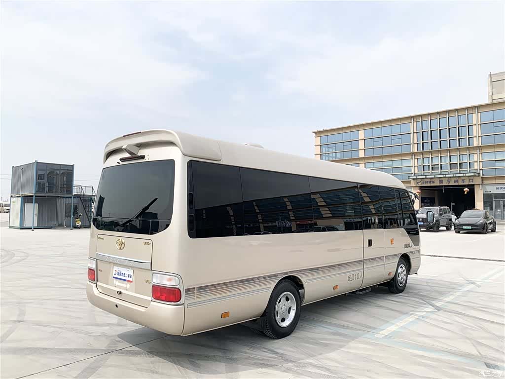Toyota Coaster, 2017 20