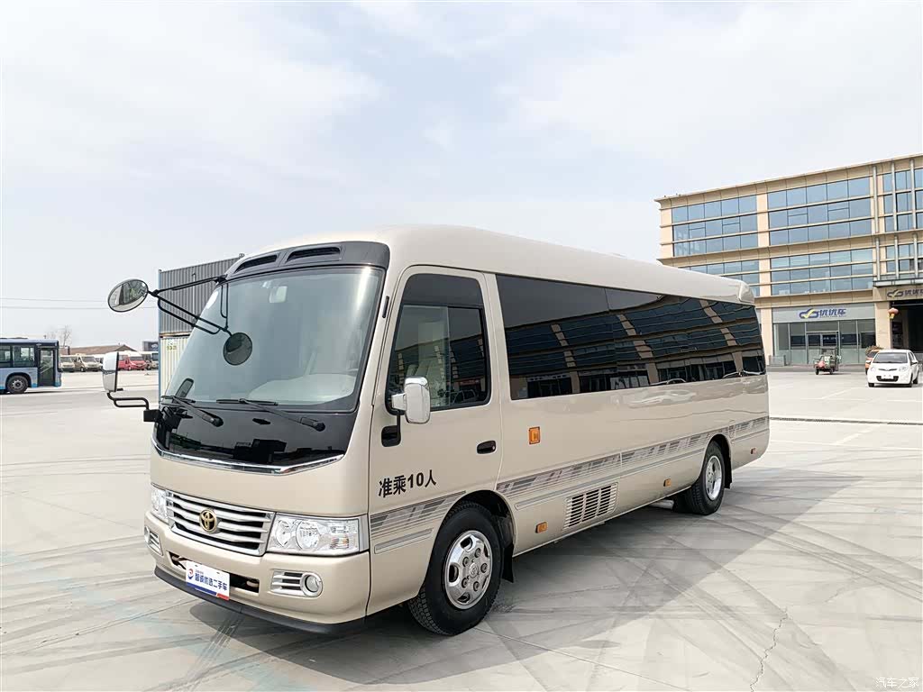 Toyota Coaster, 2017 1