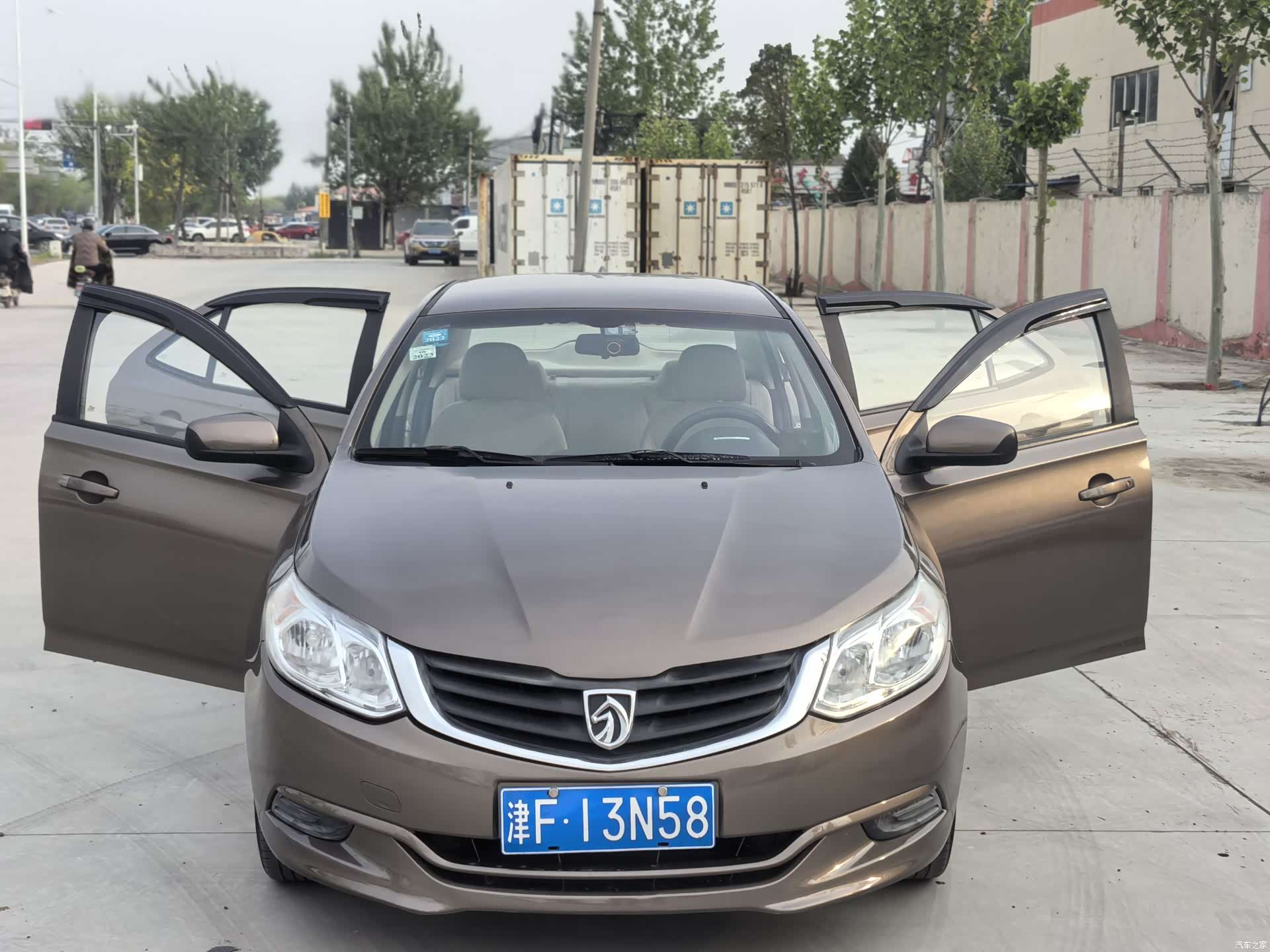 Wuling 630, 2013 4