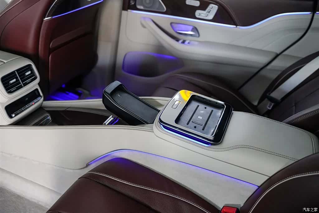 Maybach GLS, 2021 9