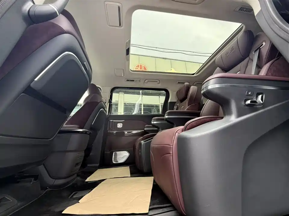 Hongqi HQ9