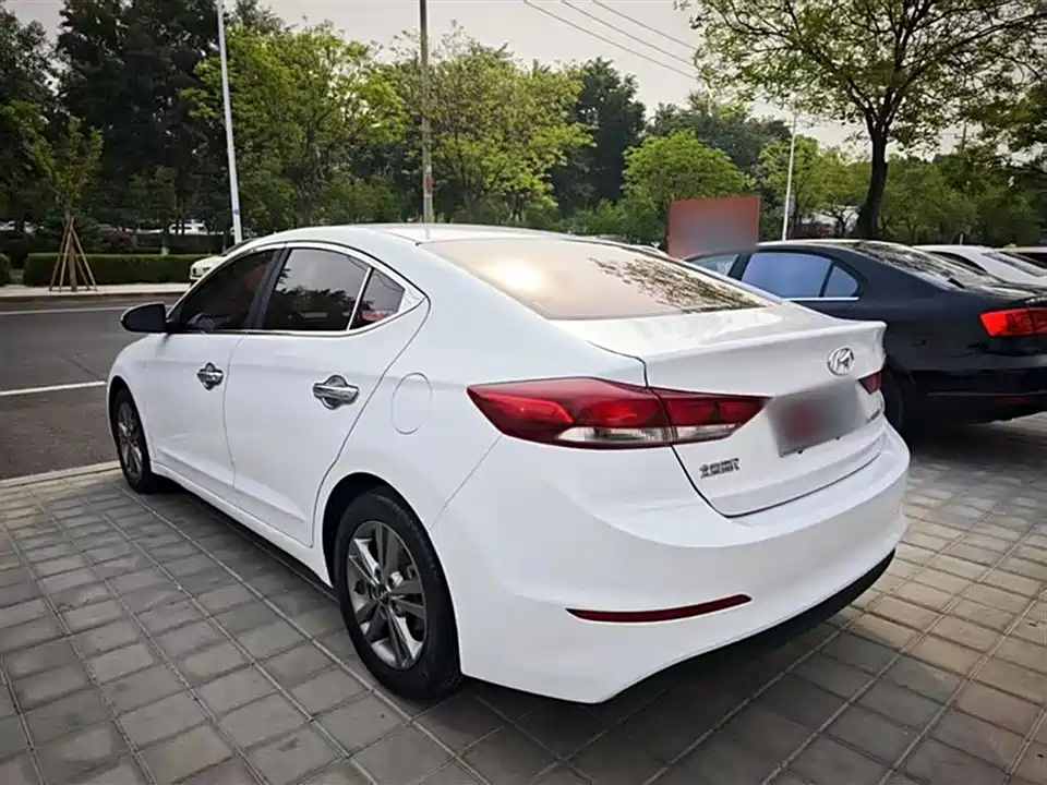 Hyundai Lead