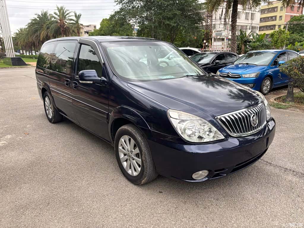 Buick GL8, 2013 3