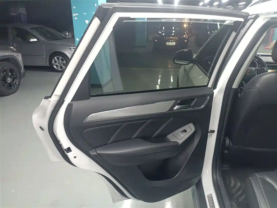Roewe RX5 Roewe RX5
