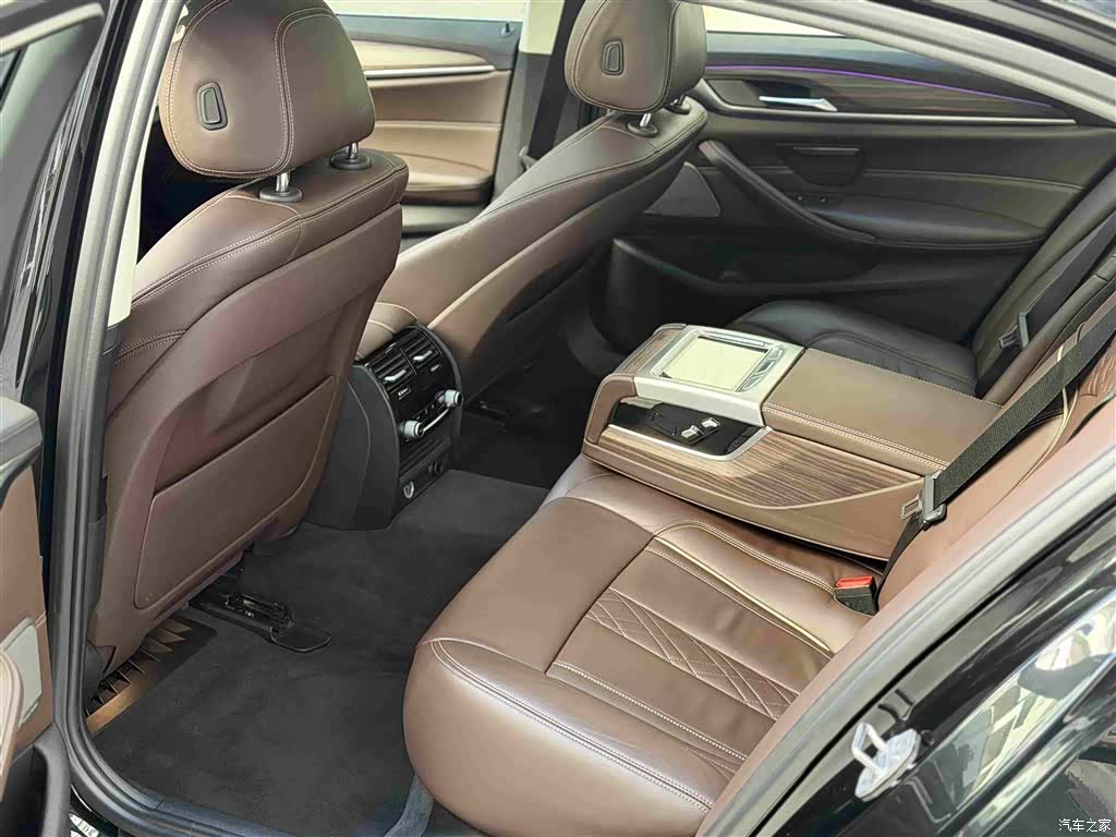 BMW 5 Series, 2018 все фото